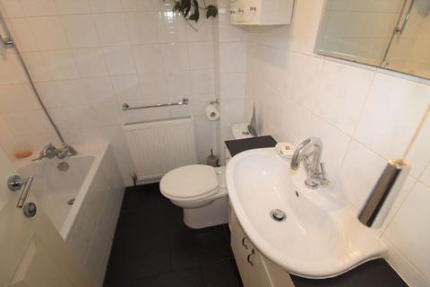 Montest Bottom Road, Summerhill, Wrexham, LL11 4TR