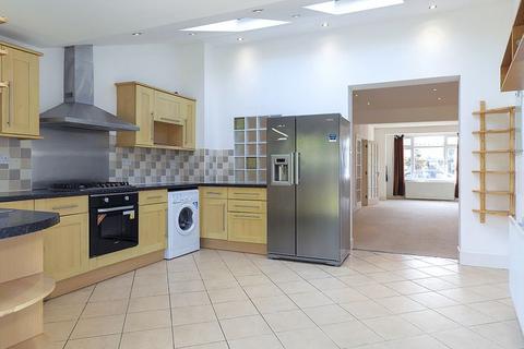 172 Blagdon Road, New Malden, KT3 4AL