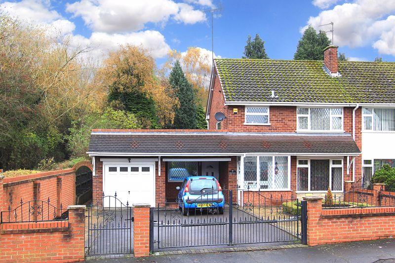 WOMBOURNE, Bratch Lane 3 bed semidetached house £329,950