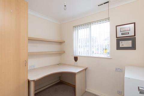 6 Lake Avenue, Bromley, BR1 4EN
