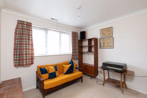 6 Lake Avenue, Bromley, BR1 4EN