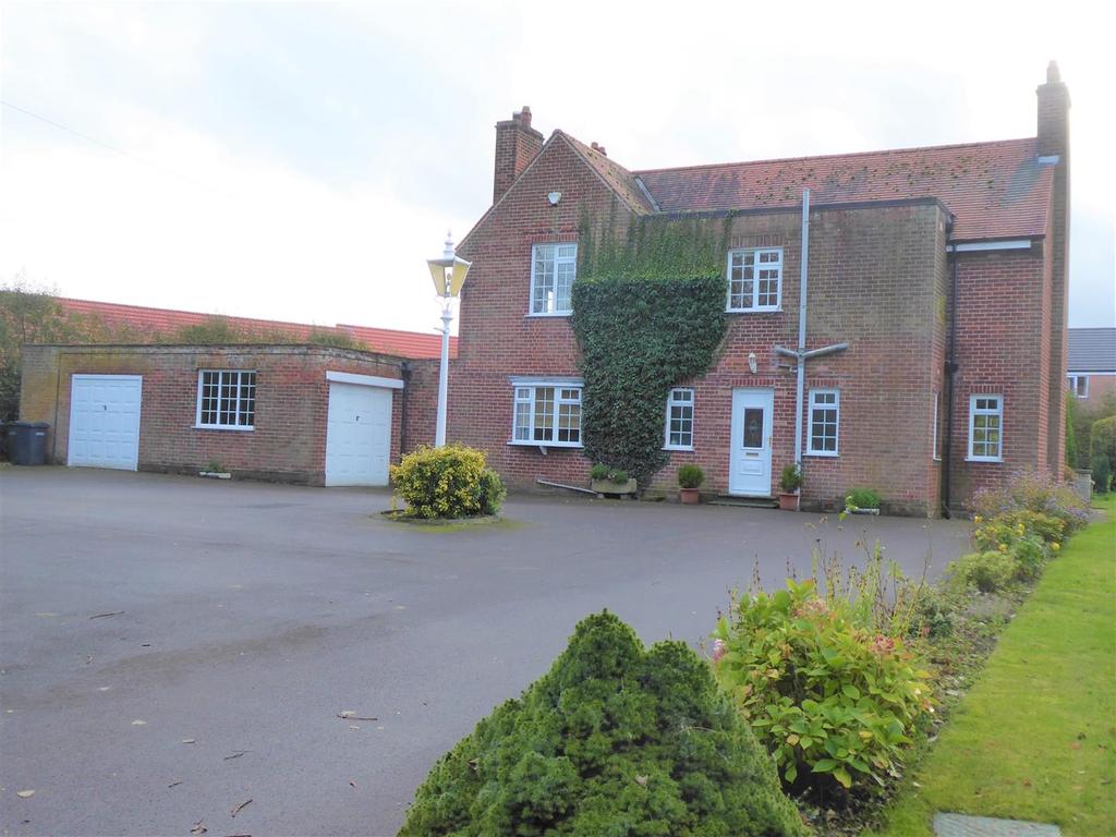 South End, Bedale 3 bed detached house £425,000