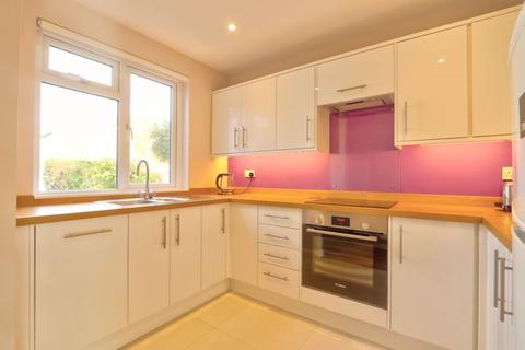 33 Avon Crescent, Romsey, SO51 5PX