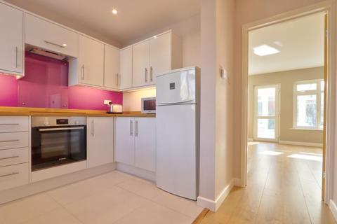 33 Avon Crescent, Romsey, SO51 5PX