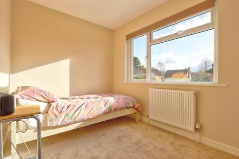 33 Avon Crescent, Romsey, SO51 5PX