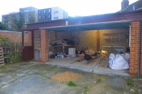 21 Berkeley Avenue, Hounslow, TW4 6LE