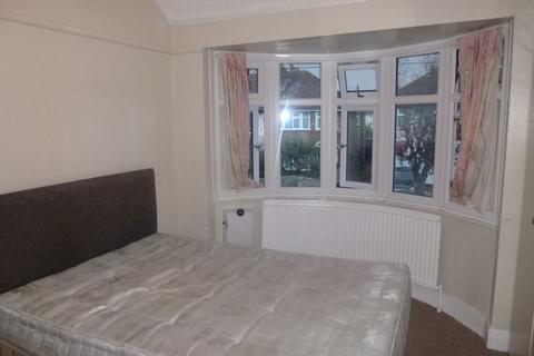 21 Berkeley Avenue, Hounslow, TW4 6LE