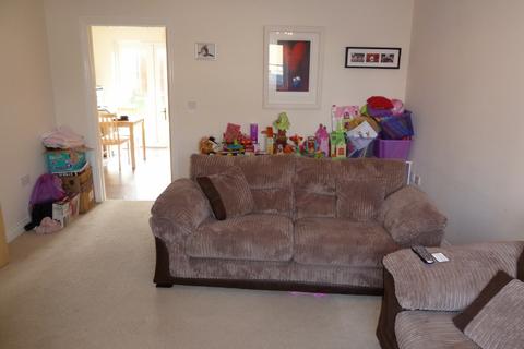3 bedroom semi-detached house to rent, The Rydons