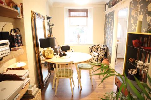 9 Randell Square, Pembrey, Burry Port, SA16 0TY