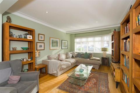 28 Hazon Way, Epsom, KT19 8HD
