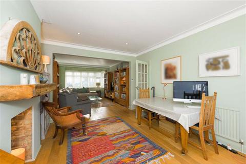 28 Hazon Way, Epsom, KT19 8HD