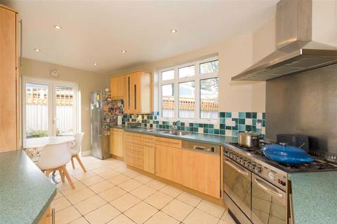 28 Hazon Way, Epsom, KT19 8HD