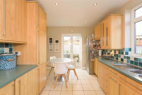 28 Hazon Way, Epsom, KT19 8HD