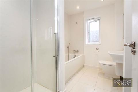 5 Abingdon Close, Basildon, SS15 6LJ