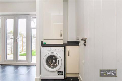 5 Abingdon Close, Basildon, SS15 6LJ