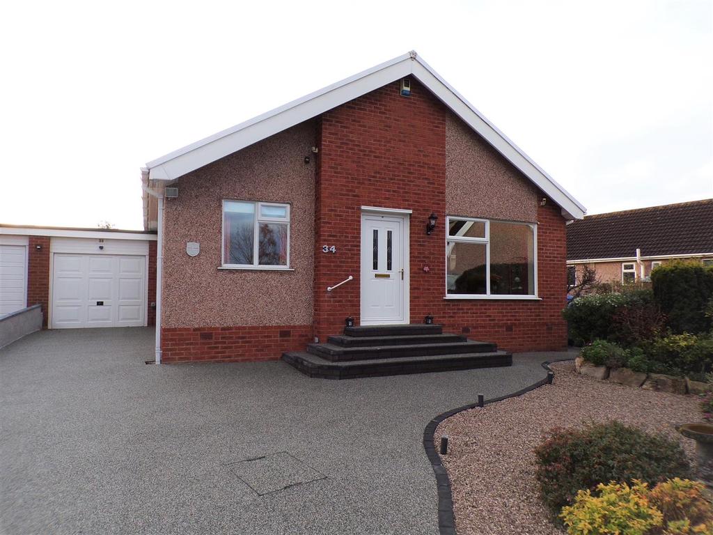 Ffordd Ffynnon, Rhuddlan 2 bed detached bungalow £235,000