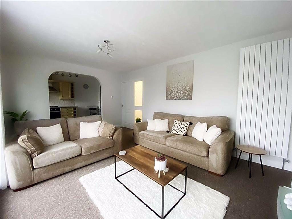Augusta Court, Hadrian Park, Wallsend, NE28 2 bed apartment £90,000