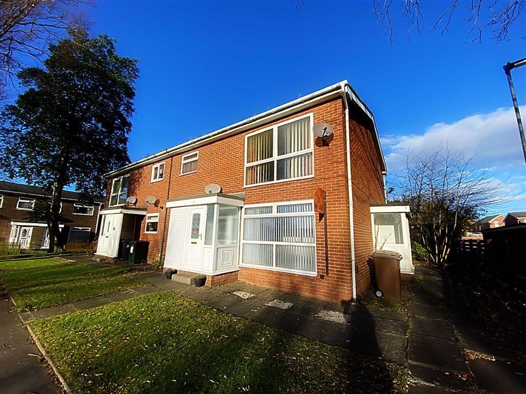 Augusta Court, Hadrian Park, Wallsend, NE28 2 bed apartment £90,000