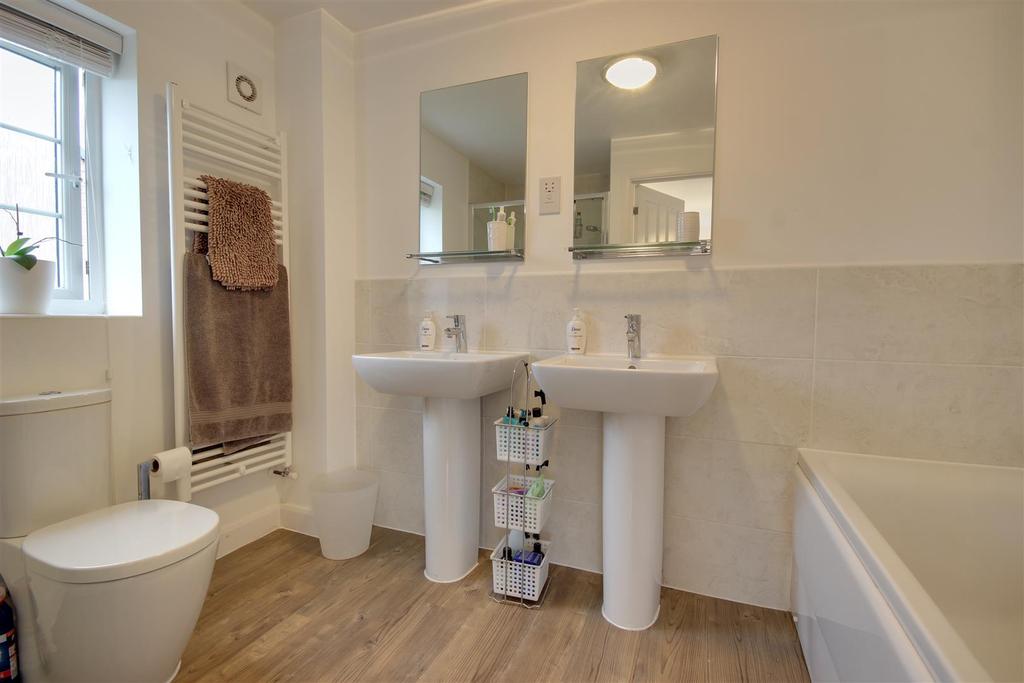 En-Suite Bathroom