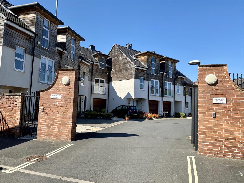 Bootham Green, York, YO30 7EJ 3 bed townhouse £399,950