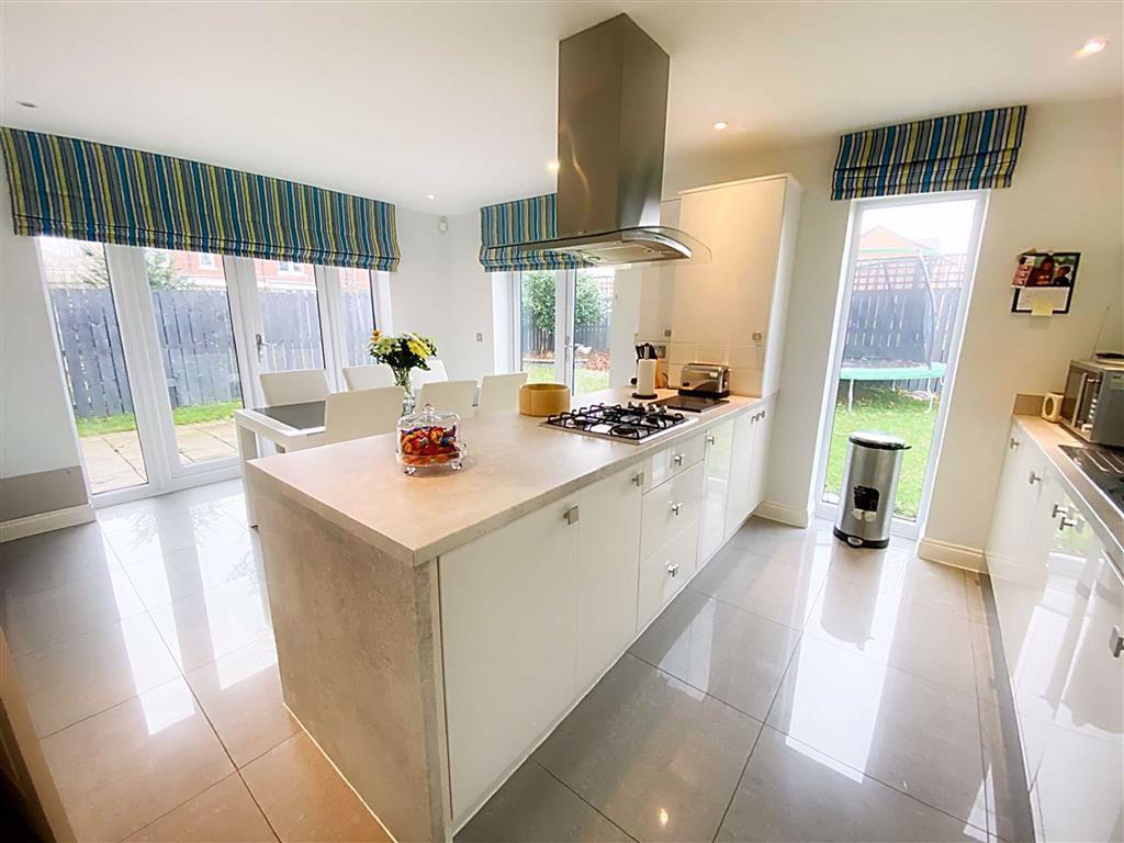 Kitchen &amp; Dining Room