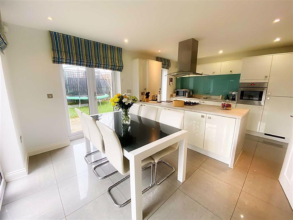 Kitchen &amp; Dining Room