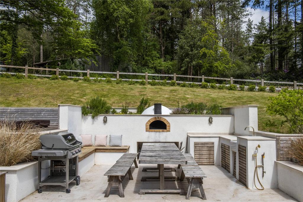 Outdoor Kitchen