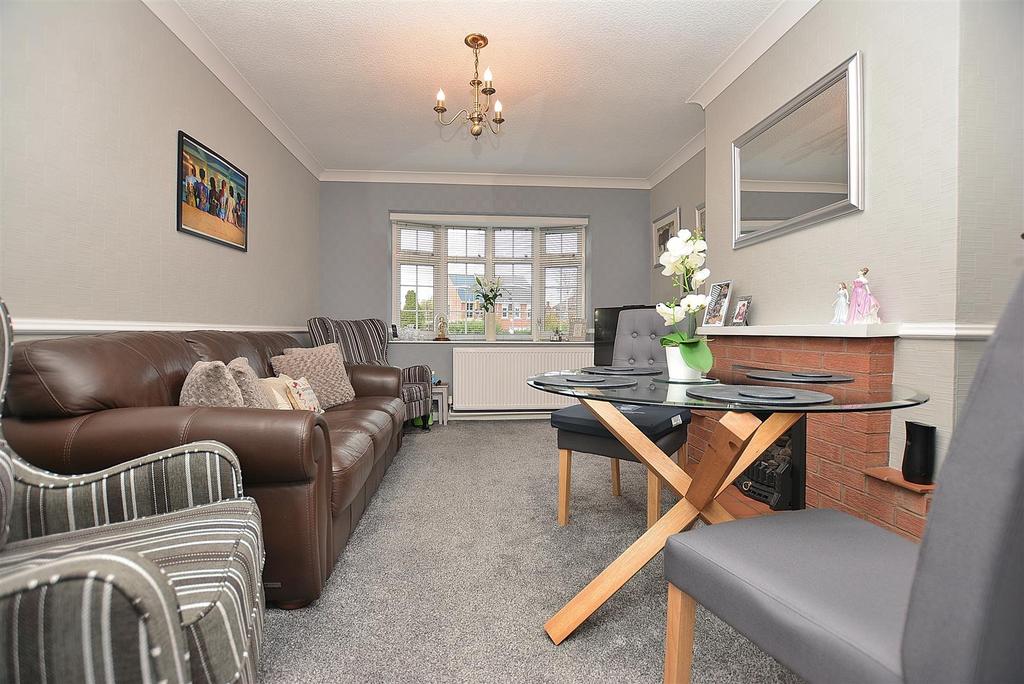 Debdale Lane, Mansfield 3 bed semidetached house £180,000