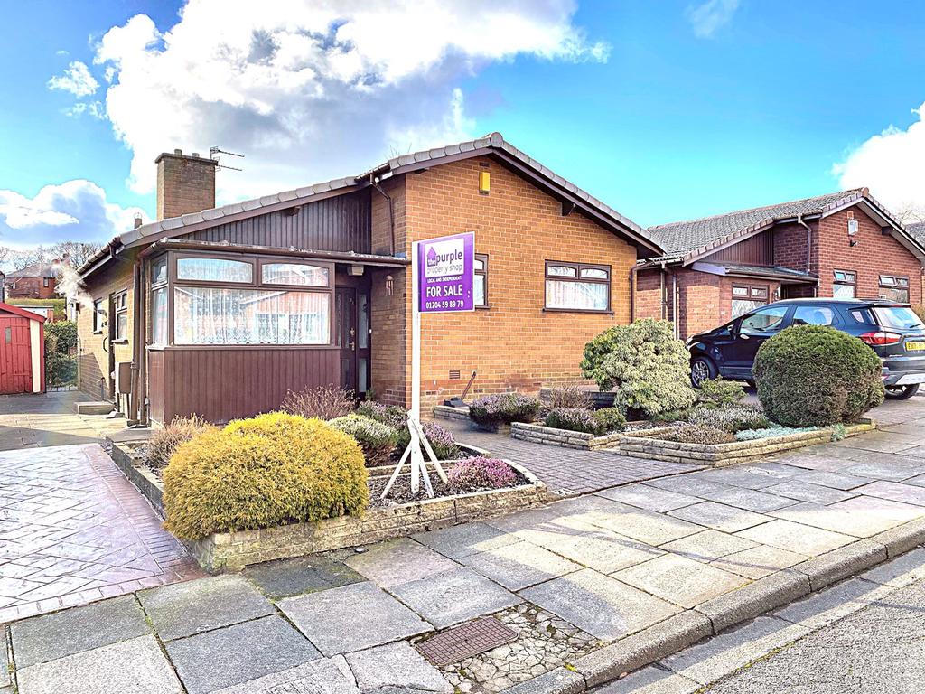 Staveley Avenue, Bolton, BL1 3 bed detached bungalow £219,995