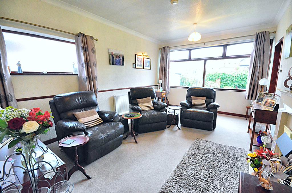 Staveley Avenue, Bolton, BL1 3 bed detached bungalow £219,995