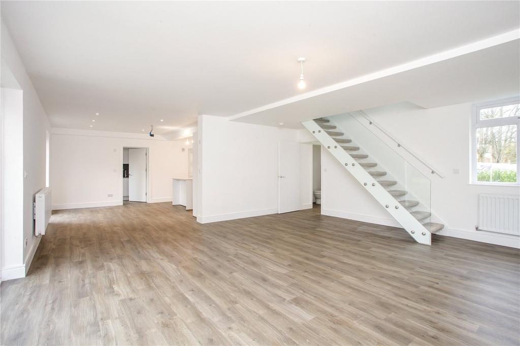 Sitting/Dining Room