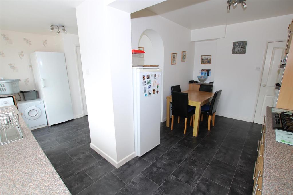 Dining Area.JPG