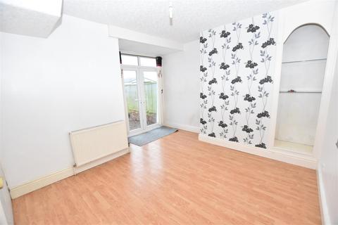 Austral Cliff Road, Hornsea, HU18 1JW
