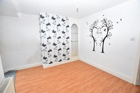 Austral Cliff Road, Hornsea, HU18 1JW
