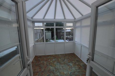 Austral Cliff Road, Hornsea, HU18 1JW