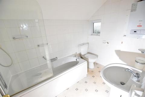 Austral Cliff Road, Hornsea, HU18 1JW