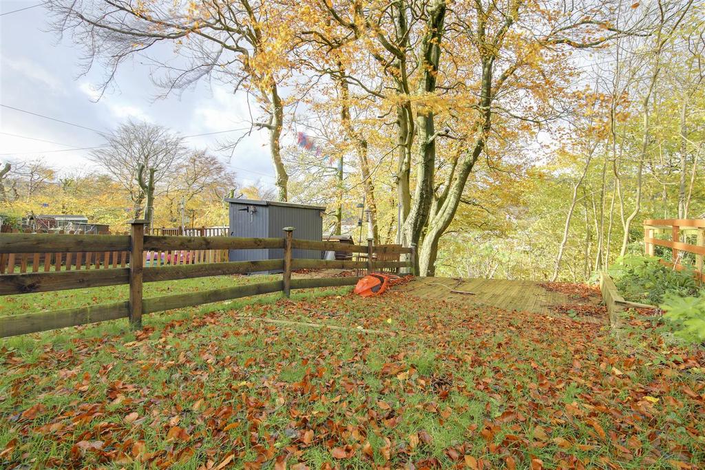 Bury Road, Rawtenstall, Rossendale 2 bed terraced house £150,000