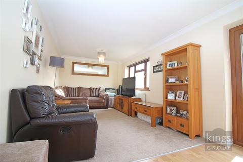 1 Bynghams, Harlow, CM19 5NR