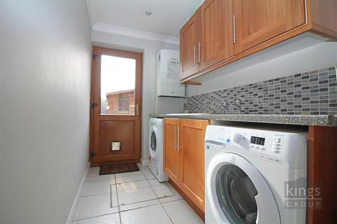 1 Bynghams, Harlow, CM19 5NR