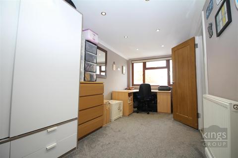 1 Bynghams, Harlow, CM19 5NR