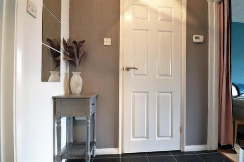 29 Bevis Close, Dartford, DA2 6HB