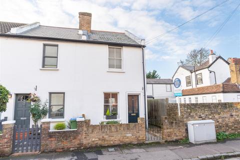 6 Bell Road, East Molesey, KT8 0SS
