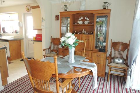14 Morcom Close, St Austell, PL25 3UF