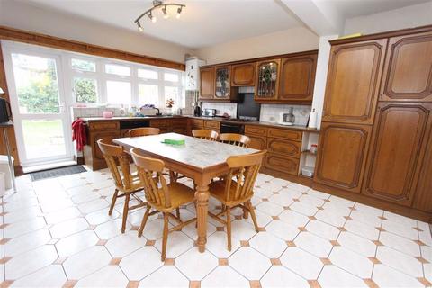 101 Shirley Gardens, Barking, IG11 9XB