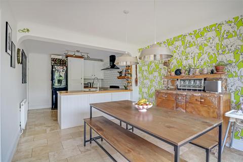 72 Broomfield, Benfleet, SS7 2SW