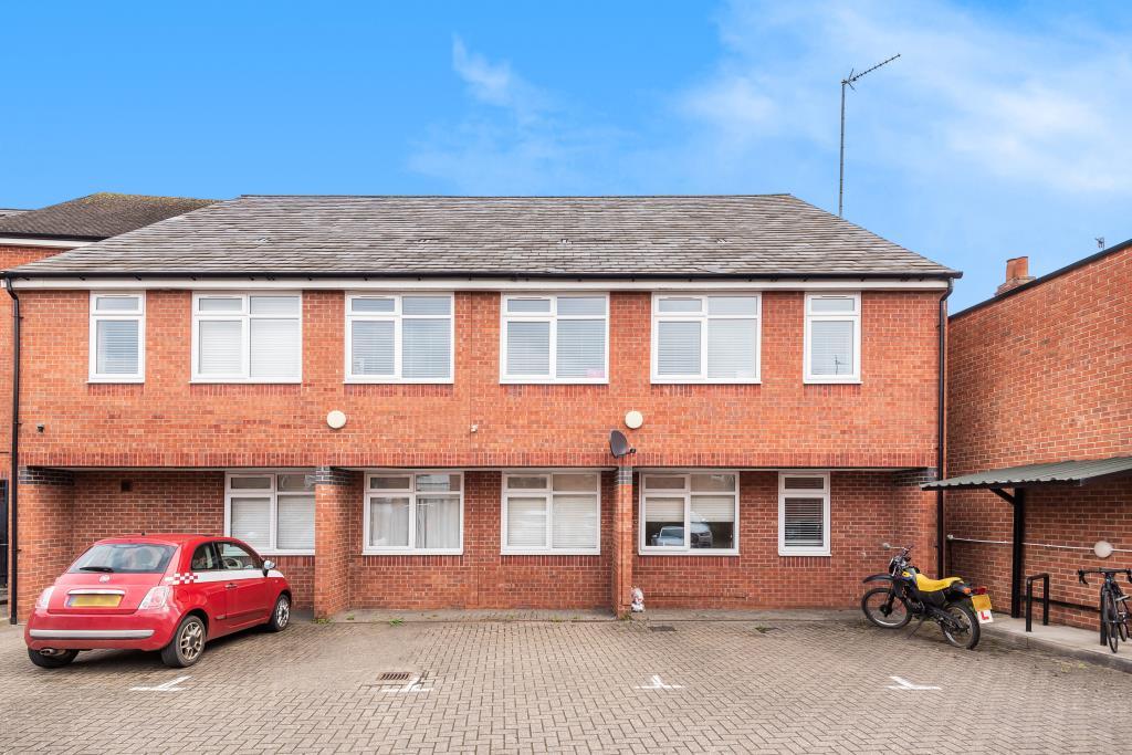 Mawle Court, Banbury, OX16 1 bed apartment £800 pcm (£185 pw)