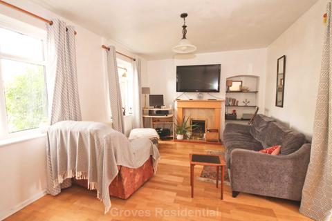 3 The Crescent, New Malden, KT3 3LE