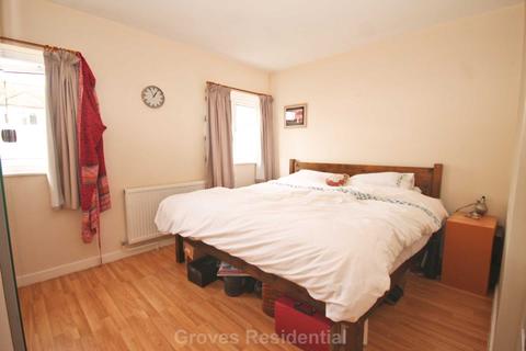 3 The Crescent, New Malden, KT3 3LE