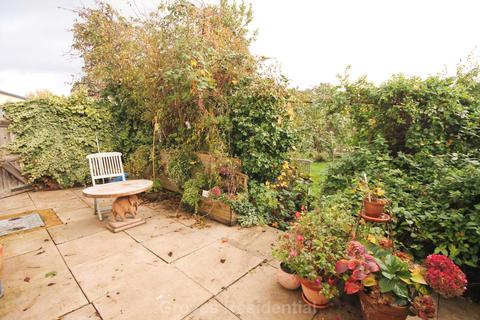 3 The Crescent, New Malden, KT3 3LE