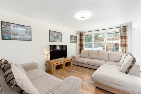 4 Cramond Green, Edinburgh, EH4 6NJ